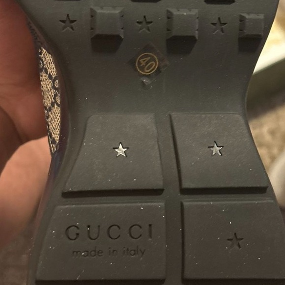 GUCCI RHYTONS 8.5 brand new wore once - Picture 1 of 5